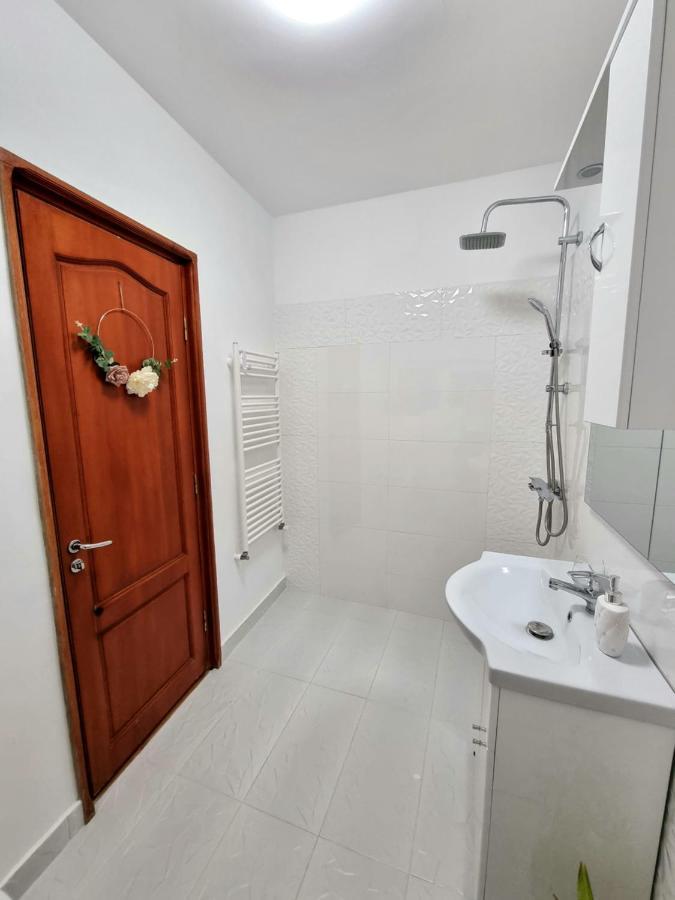 Toma Boutique Apartment Brasov Luaran gambar