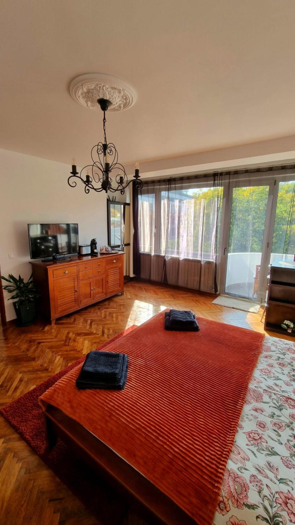 Toma Boutique Apartment Brasov Luaran gambar