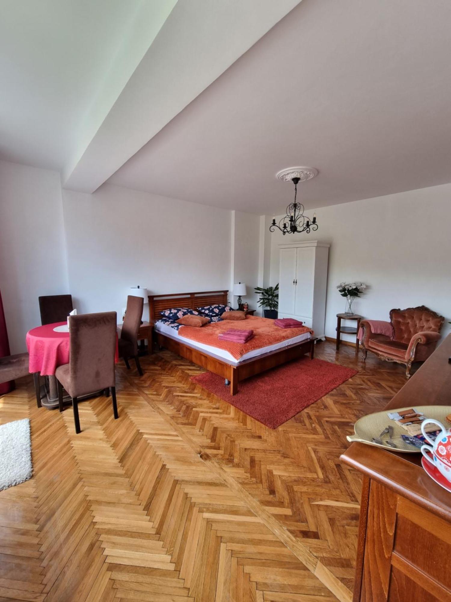 Toma Boutique Apartment Brasov Luaran gambar