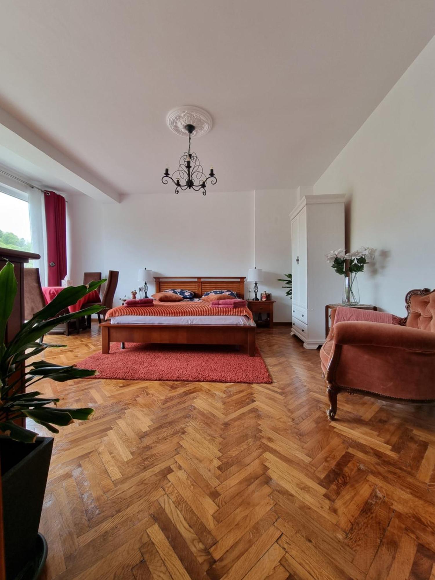 Toma Boutique Apartment Brasov Luaran gambar