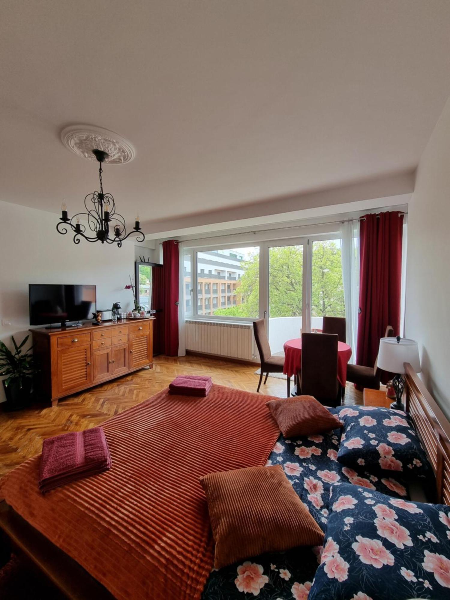 Toma Boutique Apartment Brasov Luaran gambar