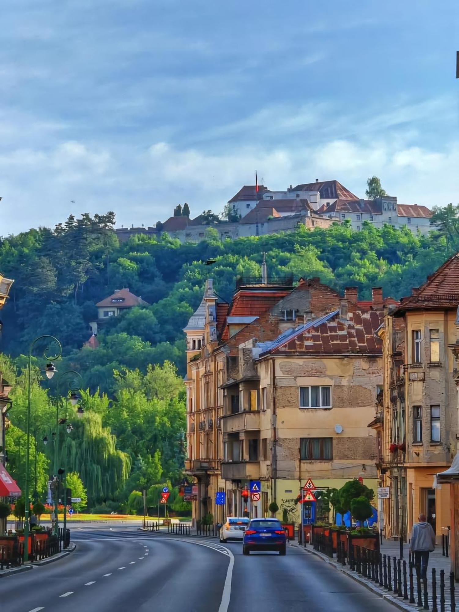 Toma Boutique Apartment Brasov Luaran gambar